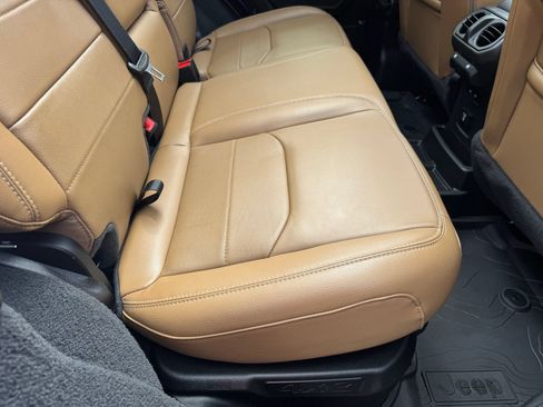 Used 2023 Jeep Wrangler Unlimited Sahara w/ Cold Weather Group AWD/4WD image 40