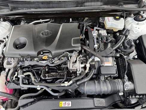 Used 2020 Toyota Camry LE image 19