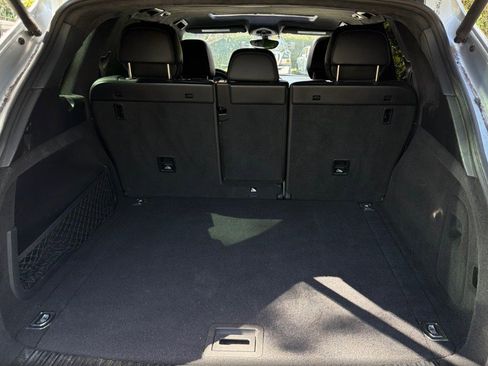 Used 2017 Porsche Cayenne Turbo w/ Sport Chrono Package image 10