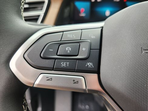 New 2026 Volkswagen Atlas SE image 15