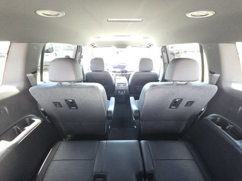 Used 2025 Buick Enclave Sport Touring w/ Power Package FWD image 16