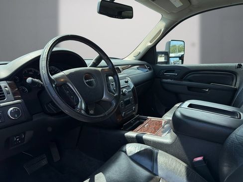 Used 2012 GMC Sierra 2500 Denali w/ Suspension Package, Off-Road AWD/4WD image 14