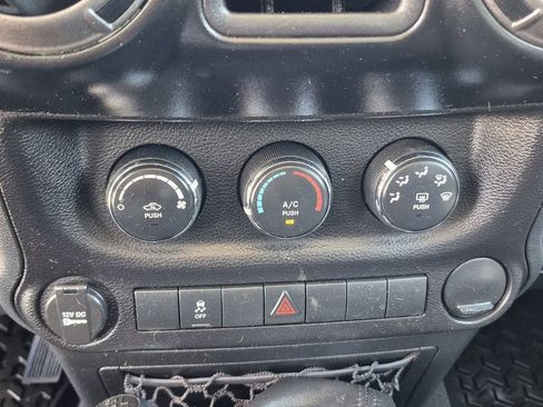 Used 2012 Jeep Wrangler Sport w/ Connectivity Group AWD/4WD image 20