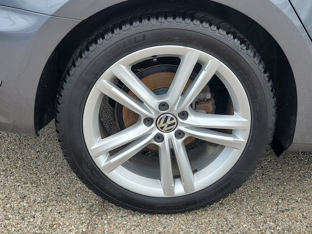Used 2014 Volkswagen Passat TDI SEL Premium FWD image 5