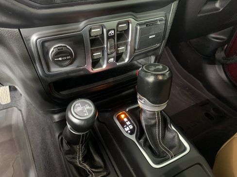 Used 2021 Jeep Wrangler Unlimited Sahara image 24