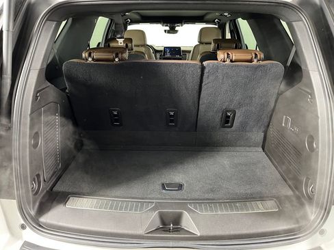 Used 2021 Chevrolet Tahoe High Country w/ Premium Package image 21