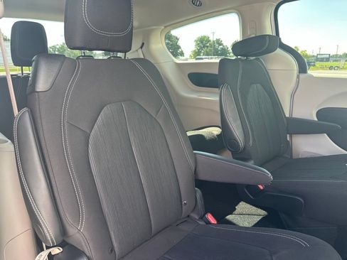 Used 2024 Chrysler Voyager LX FWD image 31