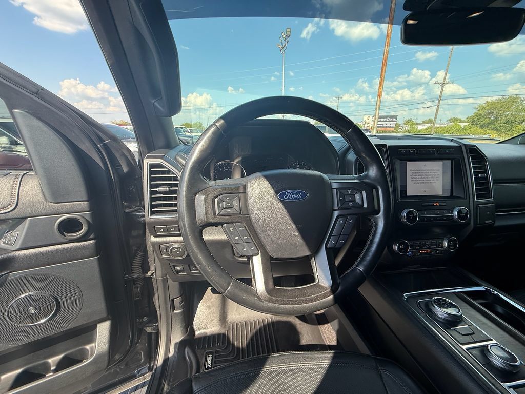 Used 2020 Ford Expedition Limited AWD/4WD image 16