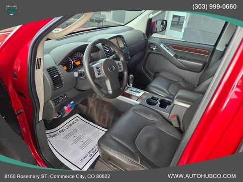 Used 2011 Nissan Pathfinder LE image 8