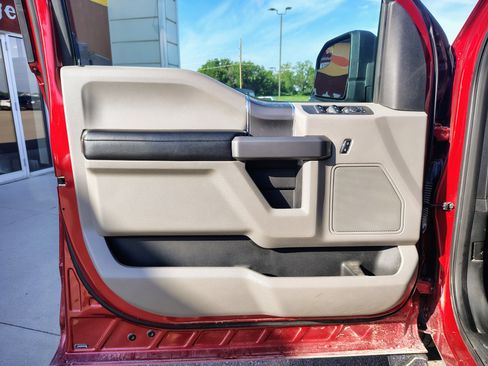 Used 2018 Ford F150 XLT w/ Equipment Group 302A Luxury AWD/4WD image 10