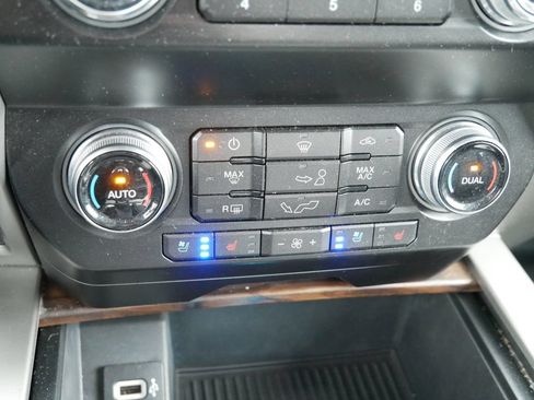 Certified 2019 Ford F150 Lariat w/ Equipment Group 502A Luxury AWD/4WD image 22