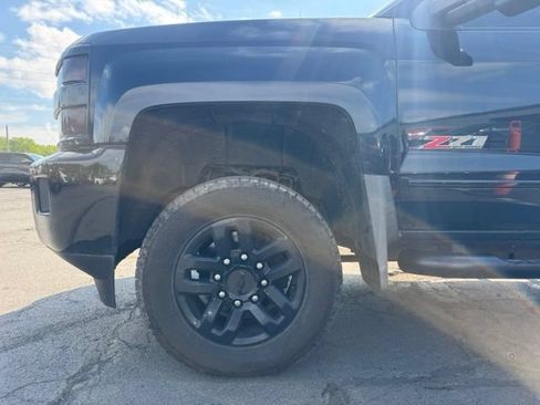 Used 2018 Chevrolet Silverado 2500 LT w/ Midnight Edition AWD/4WD image 12