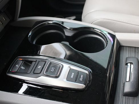Used 2016 Honda Pilot Touring image 17