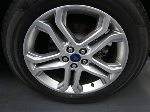 Used 2017 Ford Edge Titanium w/ Equipment Group 301A image 15