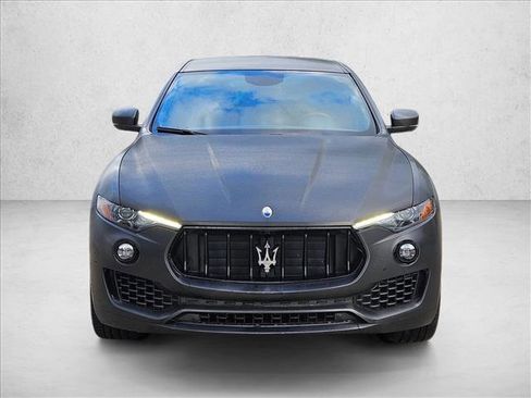 Used 2019 Maserati Levante image 2