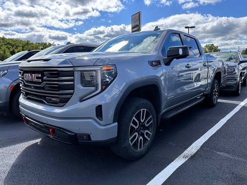 Used 2024 GMC Sierra 1500 AT4 w/ Technology Package AWD/4WD image 2