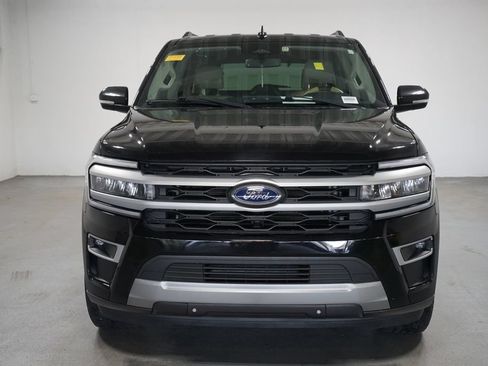 Used 2023 Ford Expedition XLT RWD image 2
