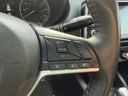 Used 2020 Nissan Versa SR FWD image 18