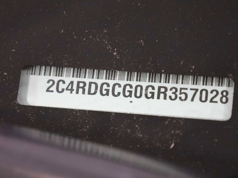 Used 2016 Dodge Grand Caravan SXT image 47