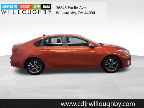 Used 2022 Kia Forte LXS FWD image 4