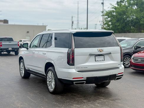 Used 2025 Cadillac Escalade Premium Luxury AWD/4WD image 15