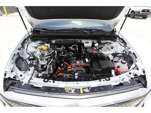Certified 2025 Cadillac Lyriq Luxury RWD image 31