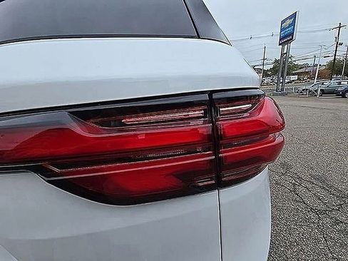 Used 2023 Chevrolet Traverse LT image 61