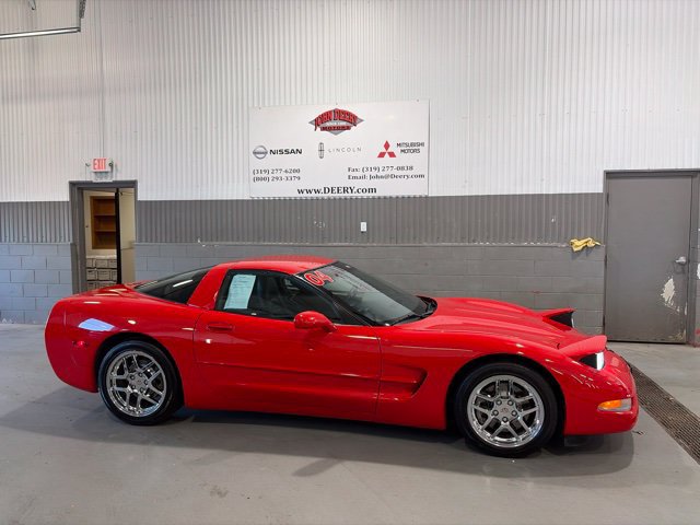 Used 2004 Chevrolet Corvette Coupe RWD image 2