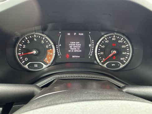 Used 2020 Jeep Renegade Latitude w/ Cold Weather Group image 17