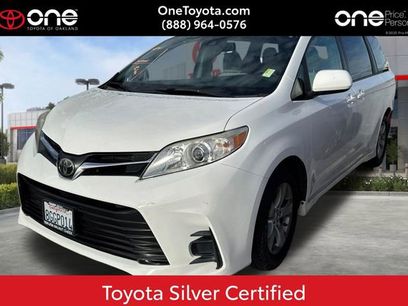 Certified 2018 Toyota Sienna LE