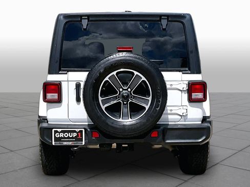 Used 2023 Jeep Wrangler Unlimited Sahara w/ Cold Weather Group AWD/4WD image 5