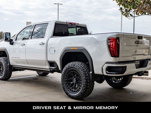 Used 2024 GMC Sierra 2500 Denali Ultimate AWD/4WD image 7