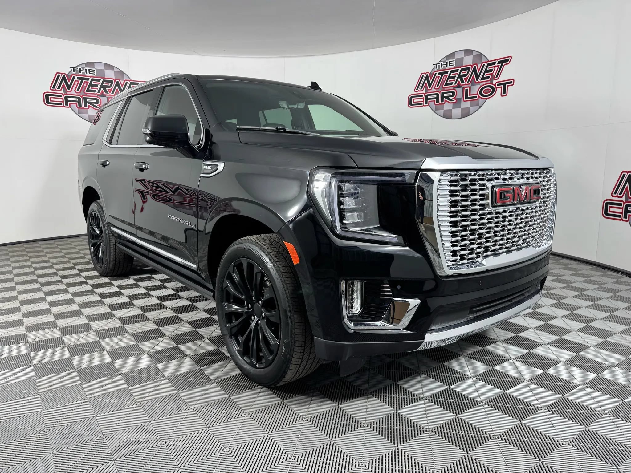 Used 2022 GMC Yukon Denali w/ Advanced Technology Package AWD/4WD image 11