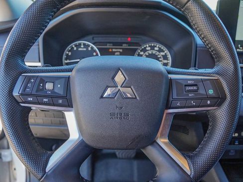 Used 2022 Mitsubishi Outlander SEL image 12