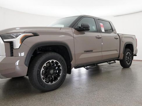 New 2026 Toyota Tundra SR5 AWD/4WD image 17