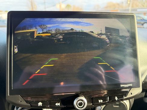 Used 2017 Jeep Wrangler Unlimited Sahara image 28