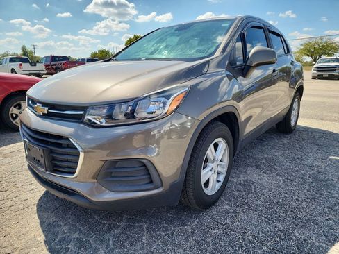 Used 2021 Chevrolet Trax LS w/ Tint and Cruise Package image 2