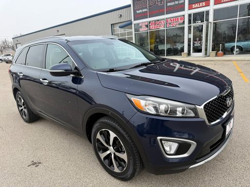 Used 2017 Kia Sorento EX image 3