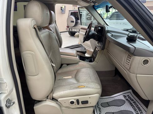 Used 2005 Cadillac Escalade AWD image 34