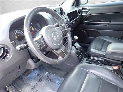 Used 2016 Jeep Patriot High Altitude AWD/4WD image 10