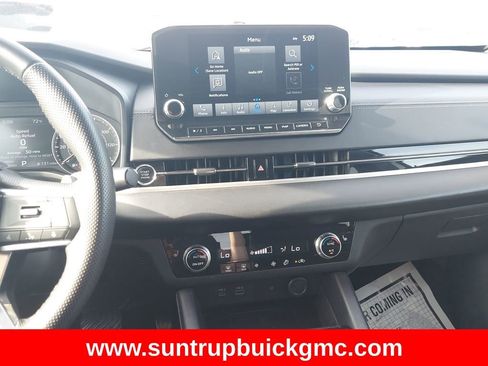 Used 2024 Mitsubishi Outlander SE image 18