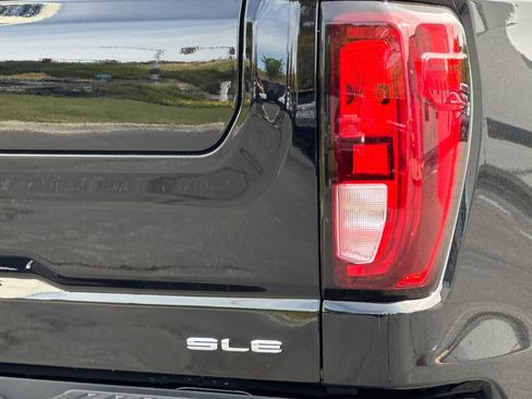 New 2026 GMC Sierra 1500 SLE w/ X31 Off-Road Package AWD/4WD image 27