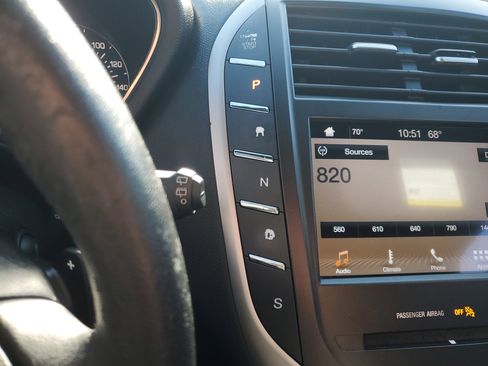 Used 2018 Lincoln MKC Premiere image 29