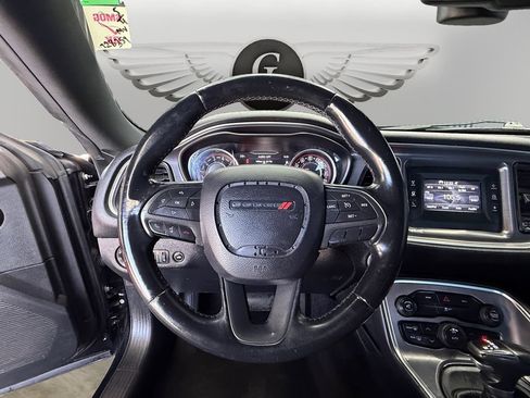Used 2015 Dodge Challenger SXT RWD image 12