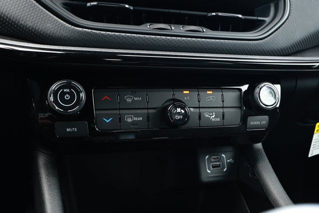 New 2026 Jeep Compass Latitude AWD/4WD image 18