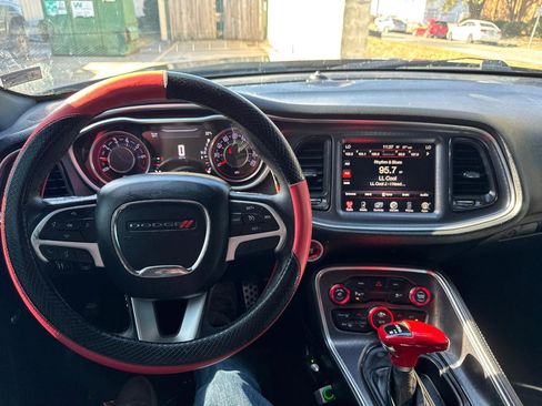 Used 2015 Dodge Challenger SXT Plus w/ Driver Convenience Group image 17