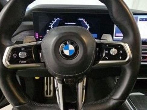 Used 2023 BMW 760i xDrive image 2