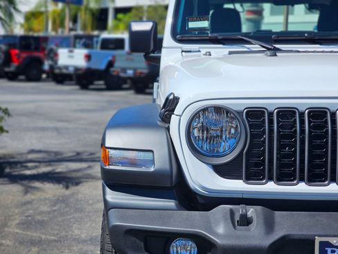 Used 2026 Jeep Wrangler Sport AWD/4WD image 2