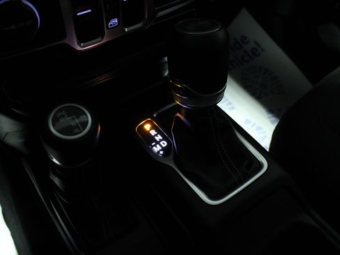 Used 2023 Jeep Wrangler Sahara image 24