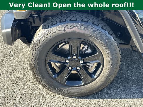 Used 2023 Jeep Wrangler Unlimited Sahara image 11